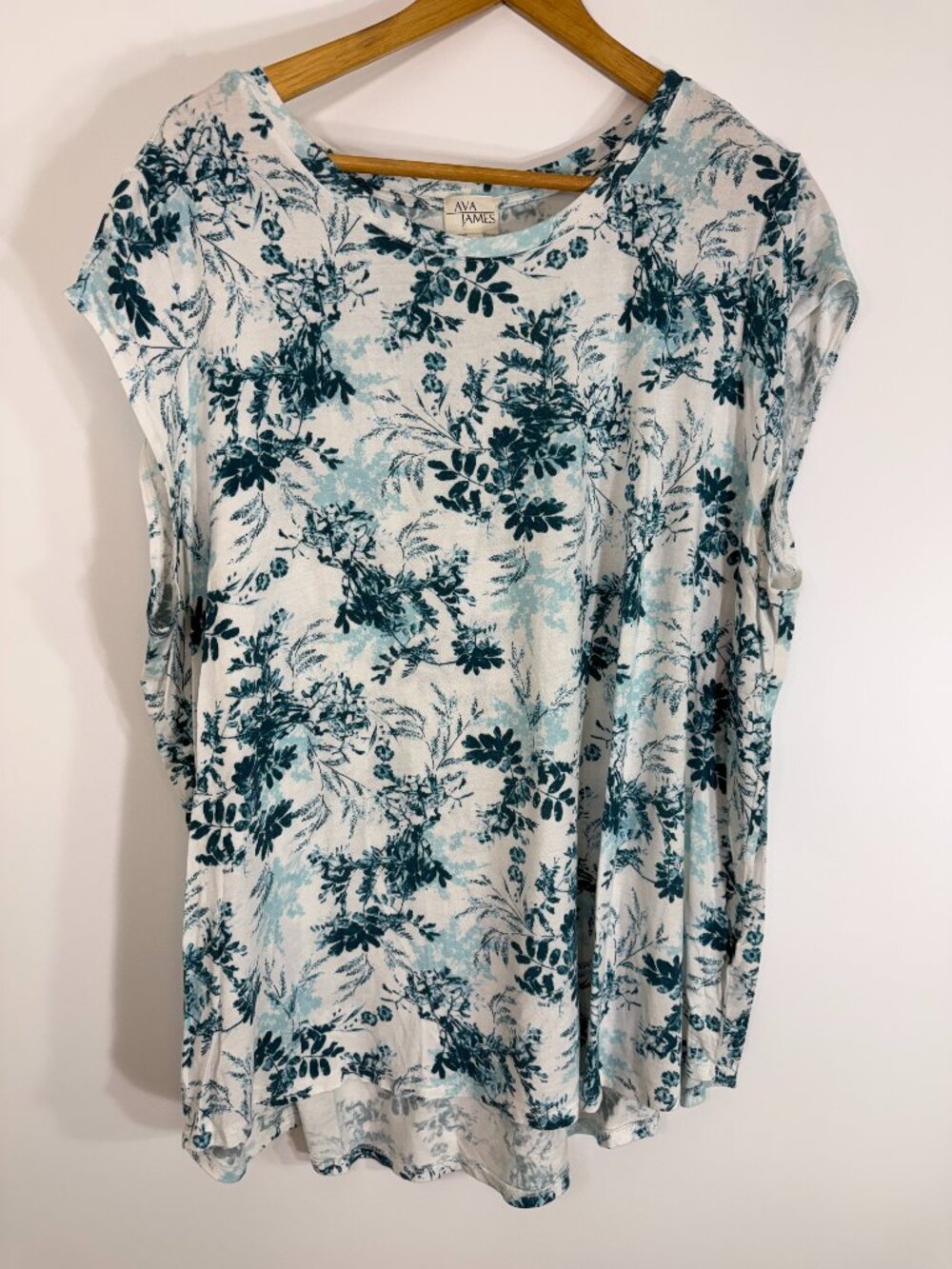 Ava James Women Top Plus 2X White Green Floral Lightweight Cap Sleeve Pullover